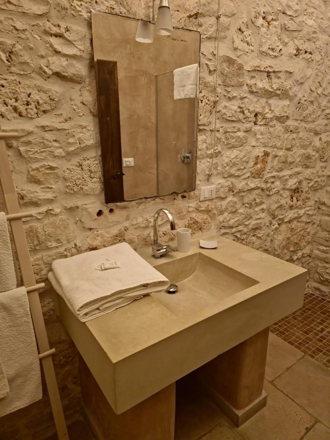مبيت وإفطار توري سانتا سابينا Masseria Boezio Ostuni المظهر الخارجي الصورة
